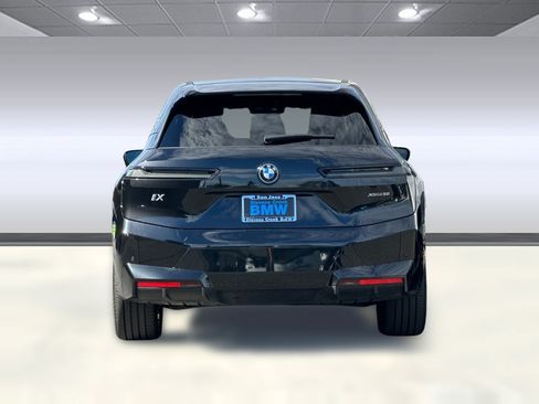 Used 2024 BMW iX xDrive50 w/ Sport Package AWD/4WD image 10