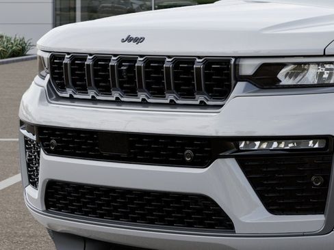New 2026 Jeep Grand Cherokee Summit w/ Obsidian Package AWD/4WD image 37