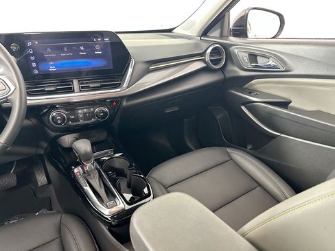 Used 2025 Chevrolet Trax ACTIV w/ Driver Confidence Package FWD image 22