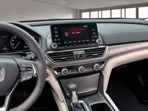 Used 2018 Honda Accord LX image 9