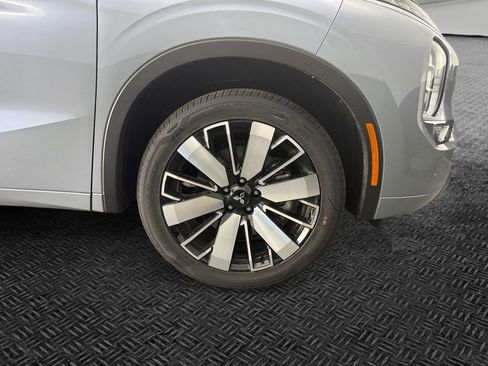 New 2026 Mitsubishi Outlander SEL image 11