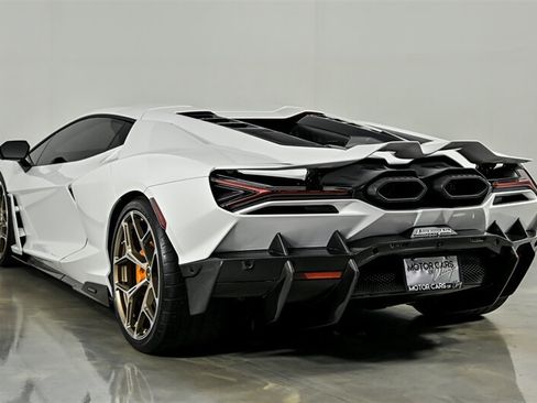 Used 2025 Lamborghini Revuelto AWD/4WD image 12
