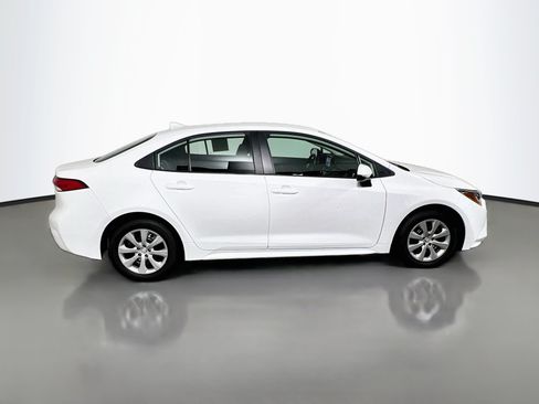 Used 2026 Toyota Corolla LE FWD image 3