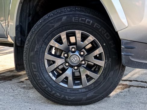 Used 2022 Toyota Tacoma SR5 image 13