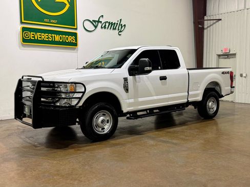 Used 2021 Ford F250 XLT AWD/4WD image 3