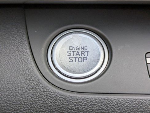 Certified 2025 Hyundai Elantra SEL image 27