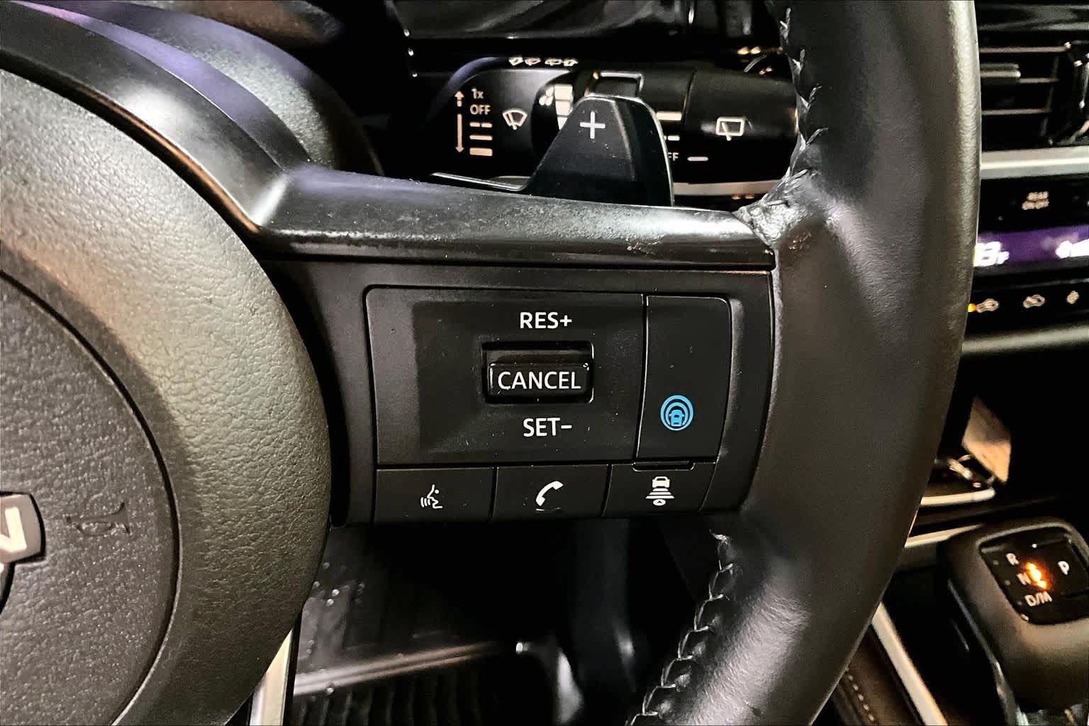 Used 2025 Nissan Pathfinder SV AWD/4WD image 23