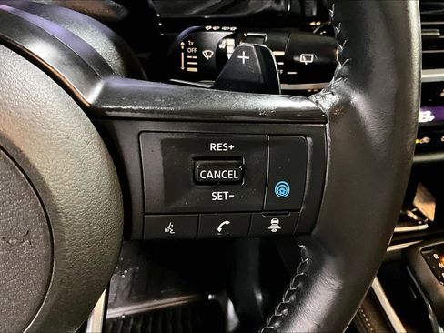 Used 2025 Nissan Pathfinder SV AWD/4WD image 23