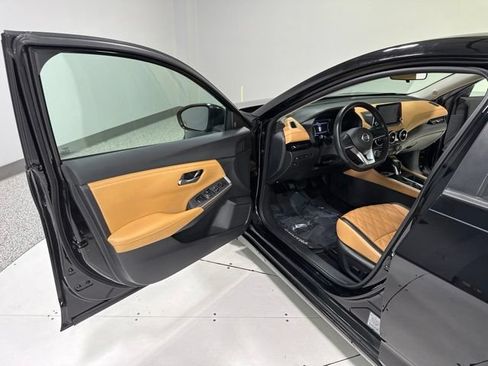 Used 2020 Nissan Sentra SV w/ SV Premium Package FWD image 10