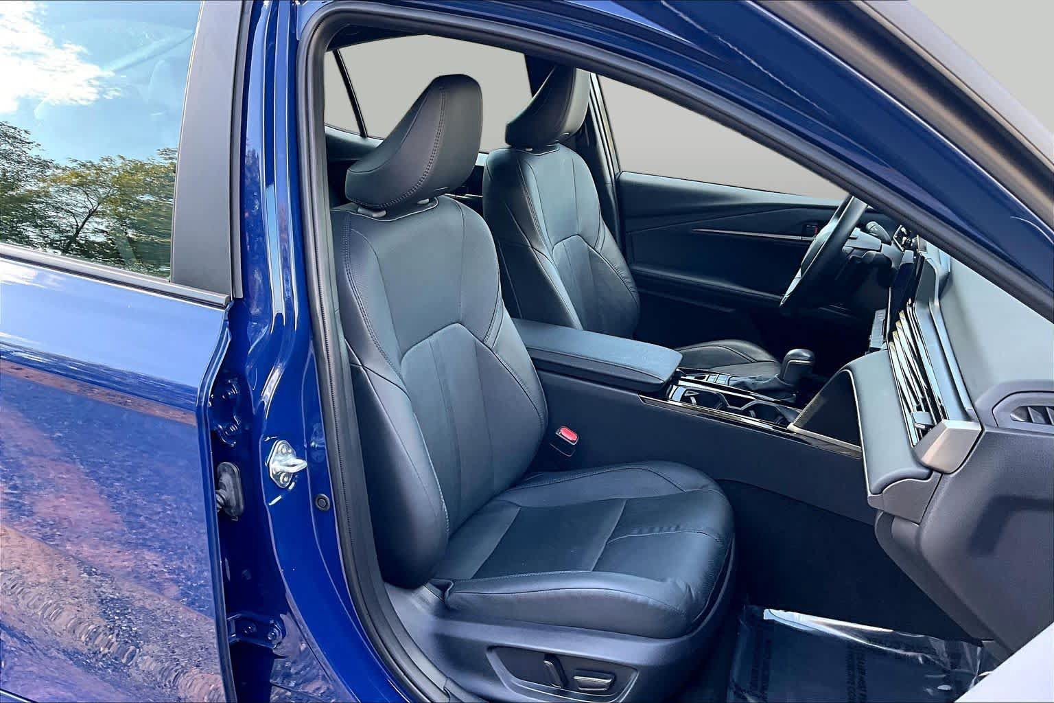 Used 2025 Toyota Camry XSE FWD image 9