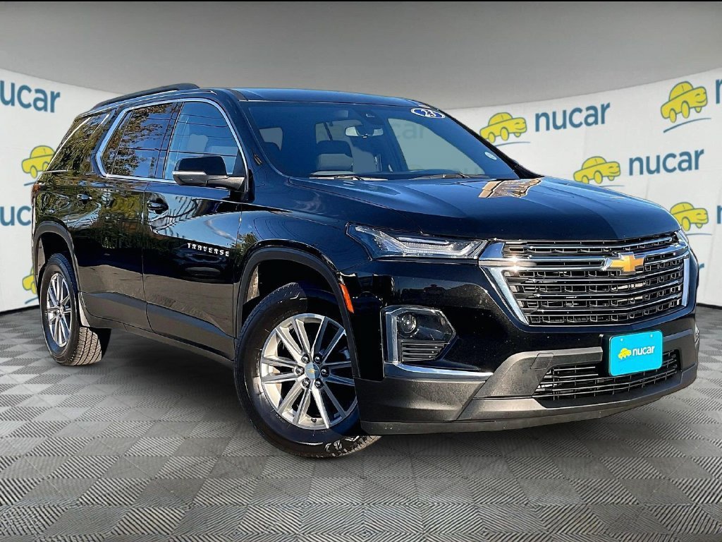 Used 2023 Chevrolet Traverse LT AWD/4WD image 1