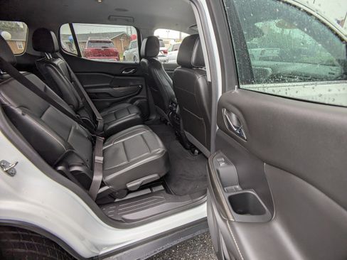 Used 2023 GMC Acadia SLT AWD/4WD image 14
