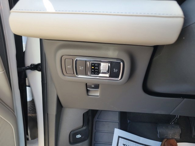 Certified 2024 Lincoln Nautilus Premier AWD/4WD image 44