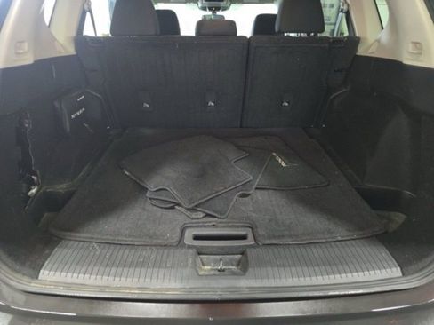 Used 2023 Nissan Rogue S image 17