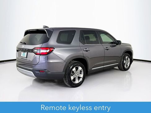 Used 2025 Honda Pilot EX-L image 8