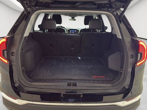 Used 2022 GMC Terrain SLT w/ Infotainment Package II AWD/4WD image 11