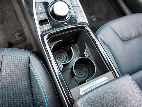 Used 2022 Kia Niro EX Premium image 33