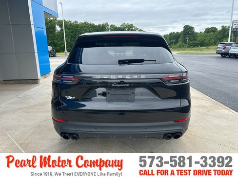 Used 2023 Porsche Cayenne Platinum Edition AWD/4WD image 5