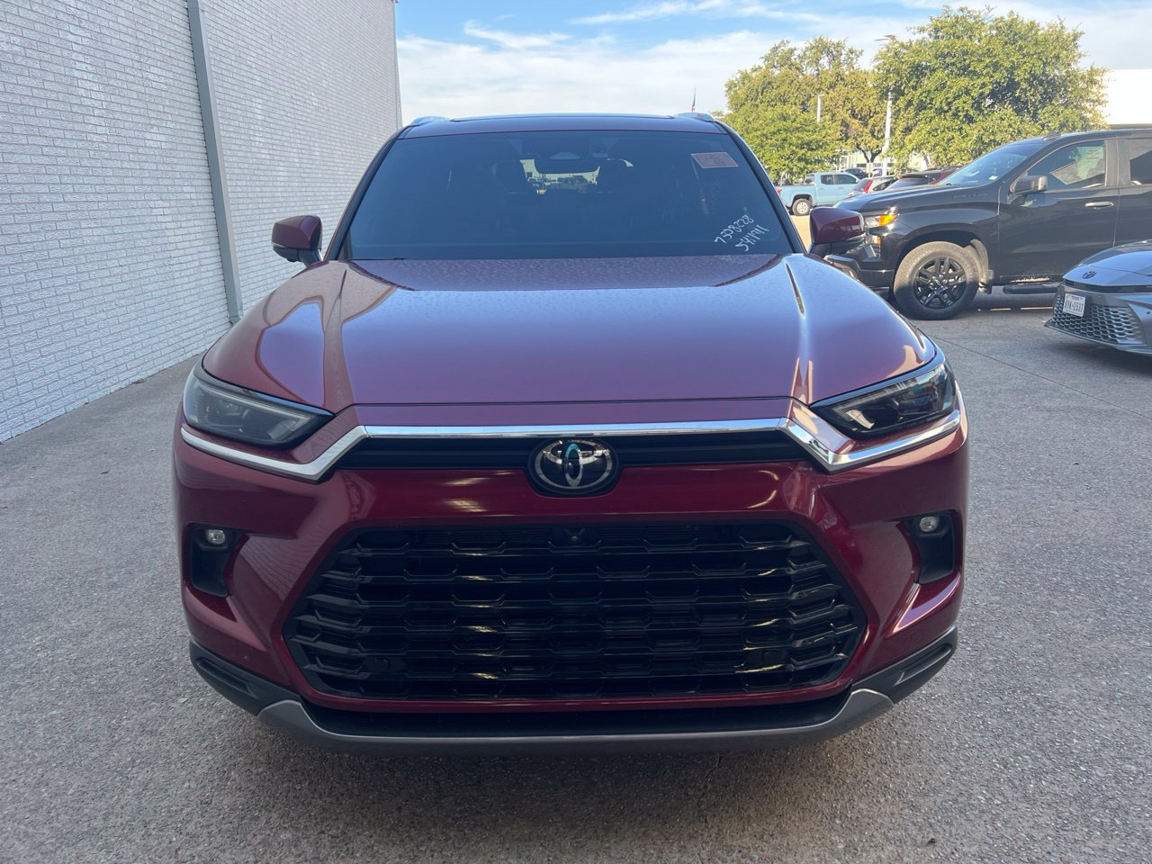 Used 2025 Toyota Grand Highlander FWD image 2