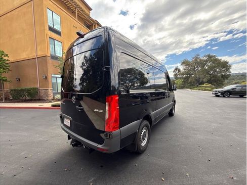 Used 2023 Mercedes-Benz Sprinter 2500 image 7