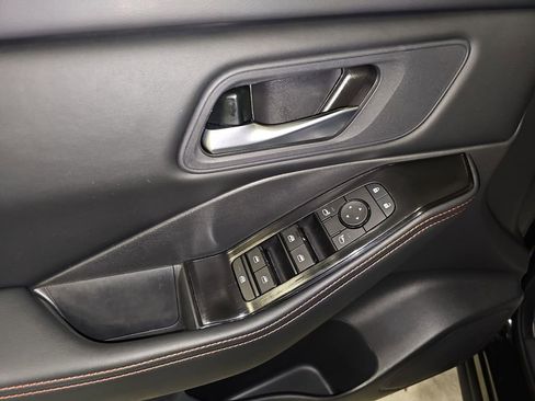 Used 2026 Nissan Rogue SV image 31