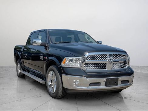 Used 2017 RAM 1500 Laramie w/ Convenience Group AWD/4WD image 6
