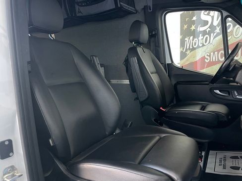 Used 2022 Mercedes-Benz Sprinter 3500 image 15