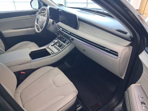 Used 2023 Hyundai Palisade Calligraphy image 23