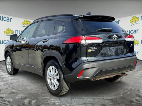 Used 2023 Toyota Corolla Cross LE image 4