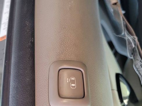 Used 2015 Kia Sedona EX w/ EX Premium Package FWD image 25