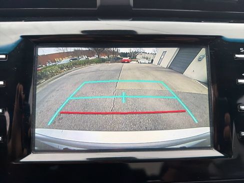 Used 2019 Toyota Camry LE FWD image 19
