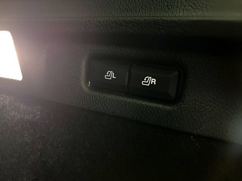 Used 2025 Lincoln Corsair Reserve w/ Equipment Group 202A FWD image 27