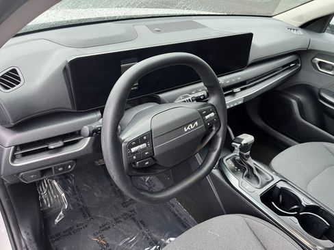 Used 2025 Kia K4 LXS image 25