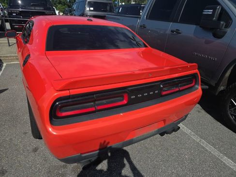 Used 2018 Dodge Challenger SXT RWD image 5