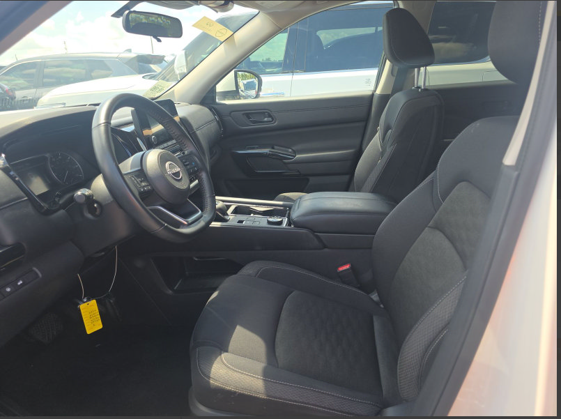 Used 2024 Nissan Pathfinder SV w/ SV Premium Package AWD/4WD image 5