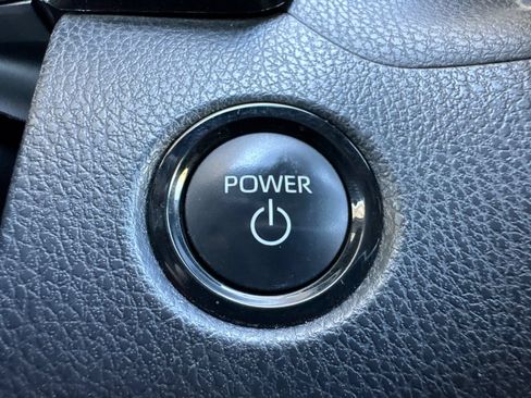 Used 2025 Toyota Camry SE FWD image 23