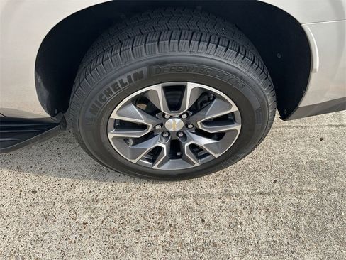 Certified 2021 Chevrolet Suburban LS image 12