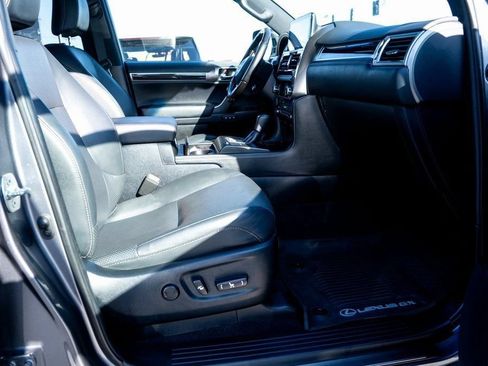 Used 2023 Lexus GX 460 Luxury w/ Sport Design Package AWD/4WD image 14
