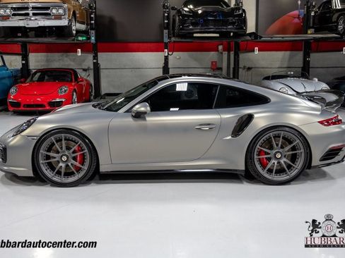 Used 2018 Porsche 911 4 Coupe AWD/4WD image 5
