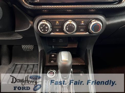 Used 2024 Nissan Kicks SV image 40