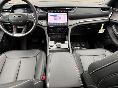 New 2025 Jeep Grand Cherokee L Limited AWD/4WD image 8