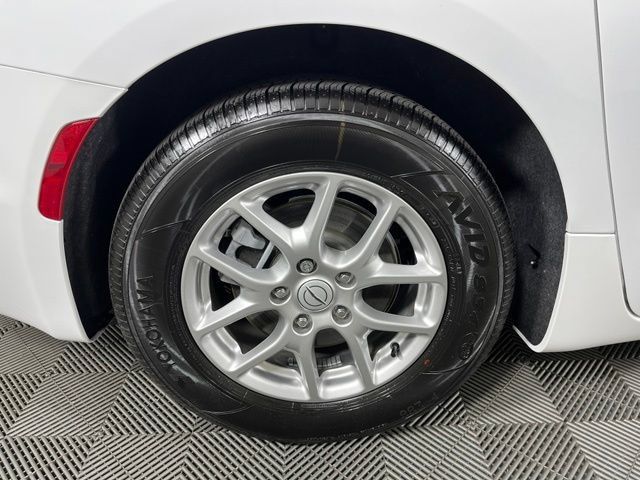 Used 2026 Chrysler Pacifica Select FWD image 12