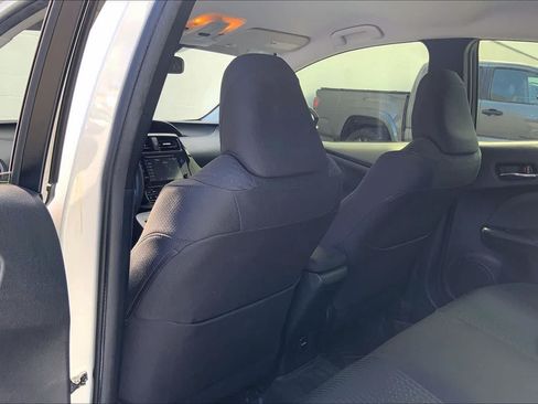 Used 2016 Toyota Prius Four FWD image 12