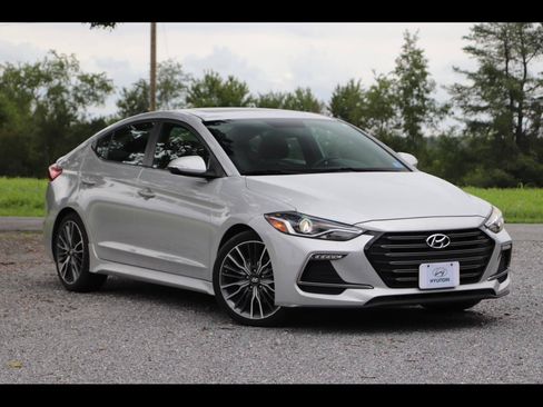 Used 2018 Hyundai Elantra Sport FWD image 2