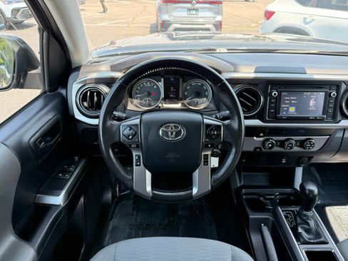 Used 2019 Toyota Tacoma SR5 w/ SR5 Appearance Package (SM) RWD image 16