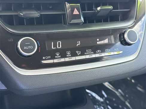 Used 2023 Toyota Corolla LE image 33