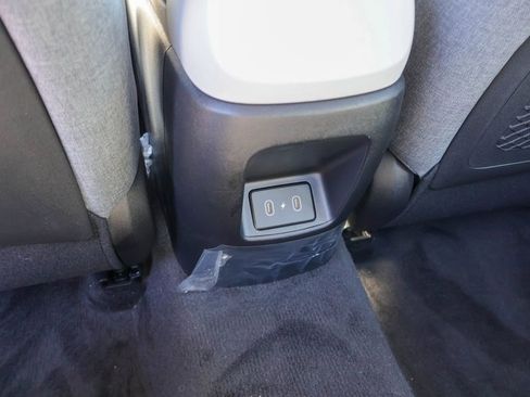 Used 2024 Hyundai Elantra Limited image 21