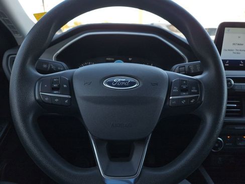Used 2022 Ford Escape SE image 24