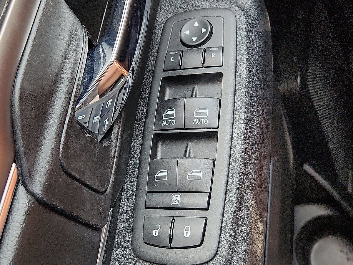 Used 2024 RAM 1500 Warlock AWD/4WD image 9