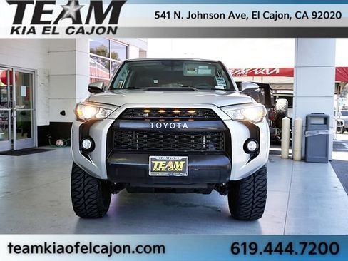 Used 2018 Toyota 4Runner TRD Off-Road Premium AWD/4WD image 4